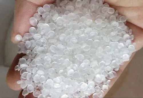 Zpráva o analýze přidání polyetylenu PE do polypropylenu PP